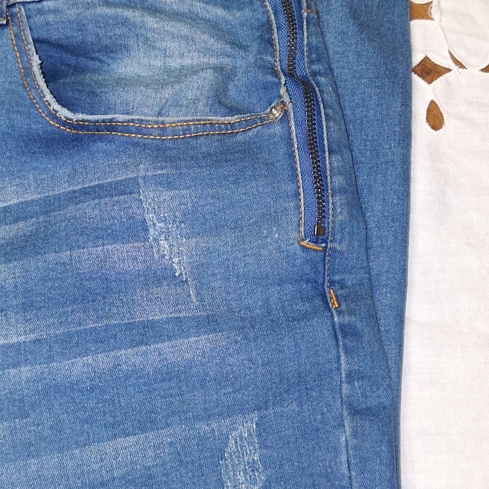 Womens's Blue Denim Overalls with Pocket - Picture 10 of 12